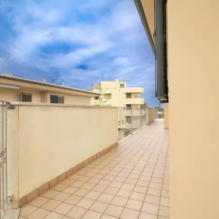 Balcone Vista Mare Wi-fi A/c 2 Bagni Parcheggi Lejlighed *